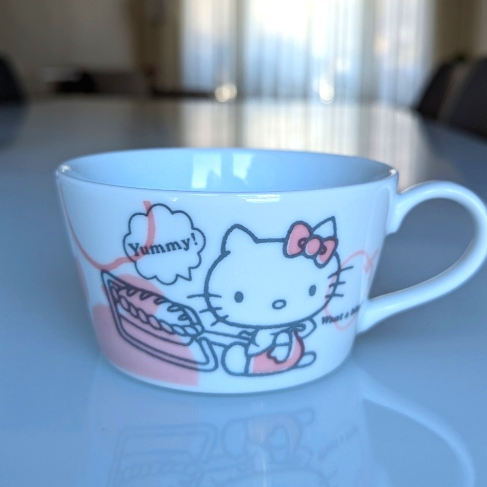 Hello Kitty Mug - Picture 8 of 10